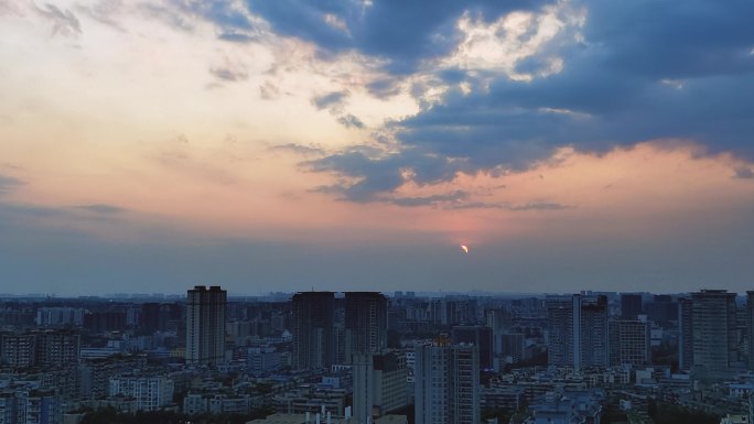 城市夕阳下落日落