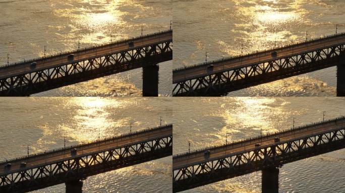 湖北武汉桥面车流金色水面