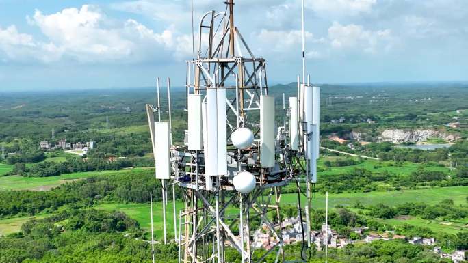 5G基站通讯信号塔设备航拍-4K
