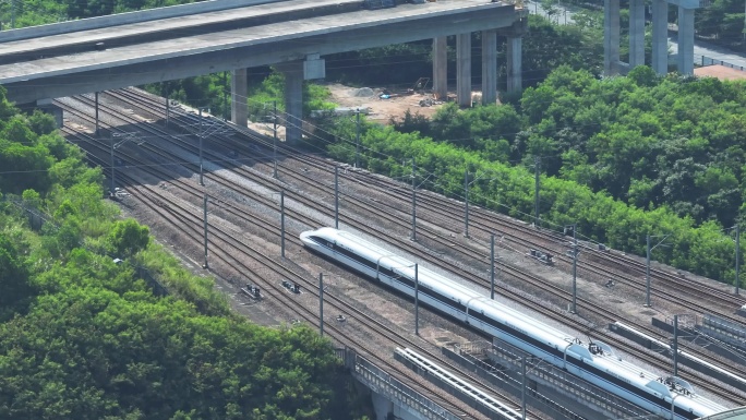 4K正版-航拍行驶中的高铁列车