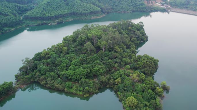 水库湖心岛山区风光水坝湖泊农村水利工程