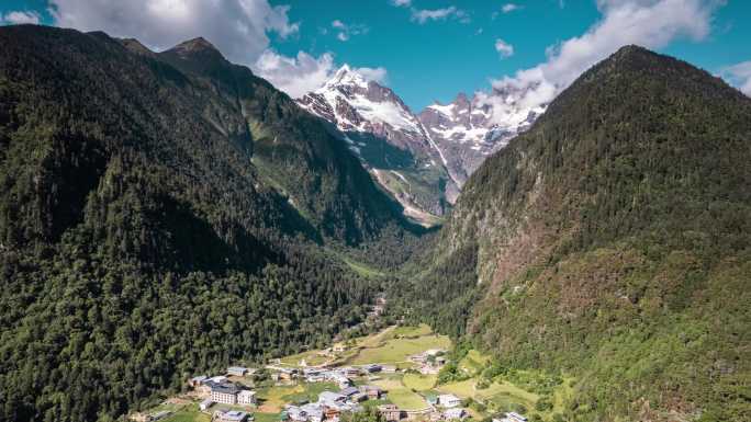 雪山森林航拍延时4k