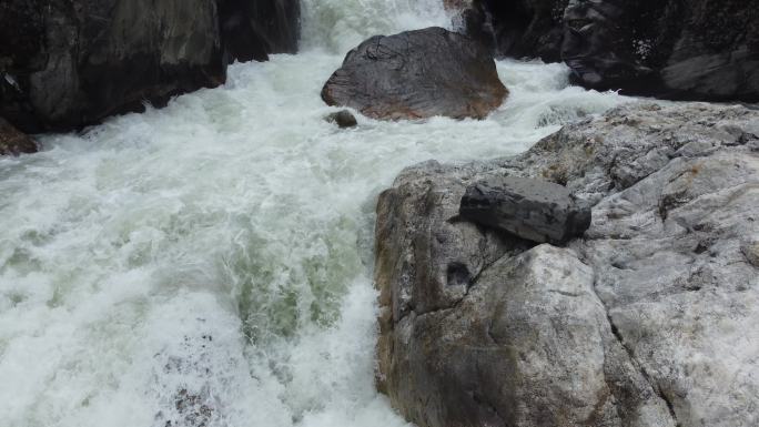 四川甘孜州康定力丘河瀑布航拍