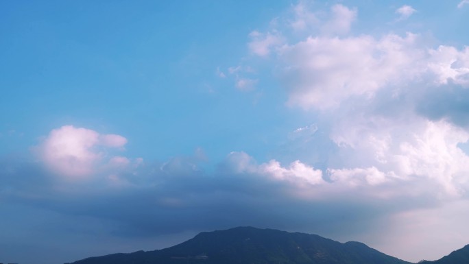 山上风景云朵白云山延时雨后天空云彩变化