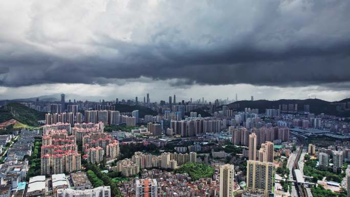 航拍深圳龙岗布吉暴雨将至