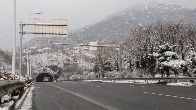 青岛雪景仰口隧道冬季拍摄