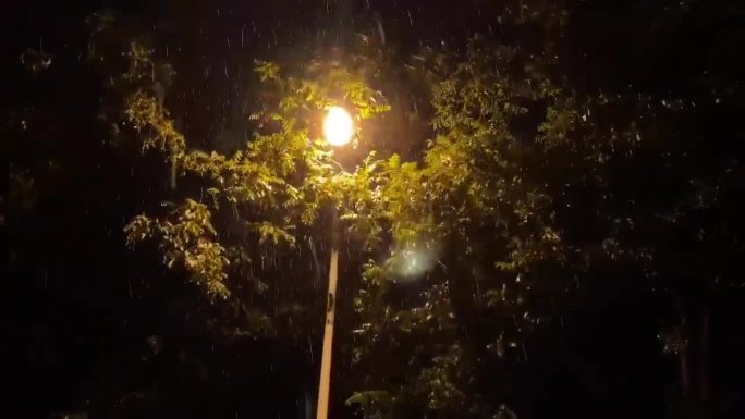 下雨天原声短视频情绪素材