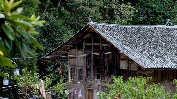 少数民族村落的木房子