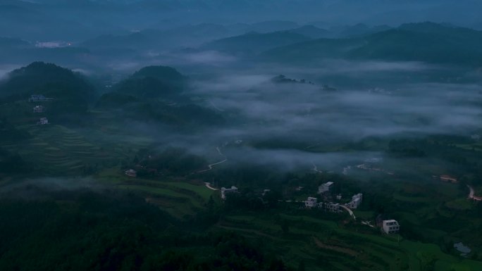 4K航拍河池南丹云缠群山