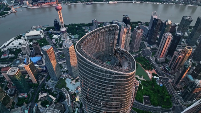 4K原创最新上海陆家嘴摩天大楼正扣航拍