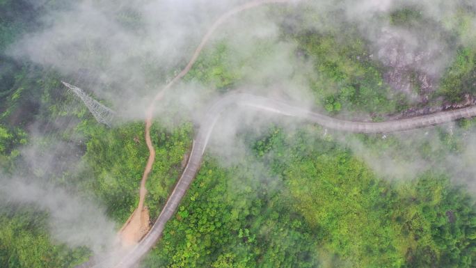 玉环大麦屿街道高升村云雾中的山路航拍