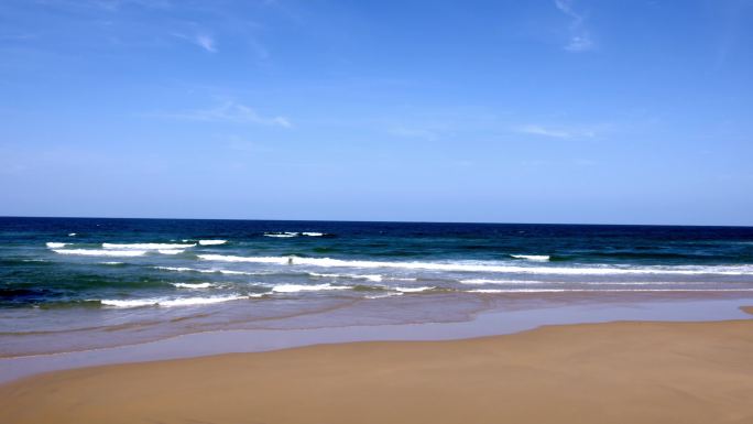 海浪 沙滩 大海 蓝天 海边