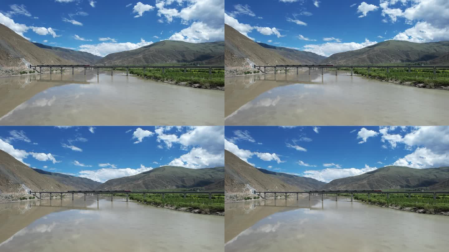 和谐D1D牵引客列跨过雅鲁藏布江绒乡大桥
