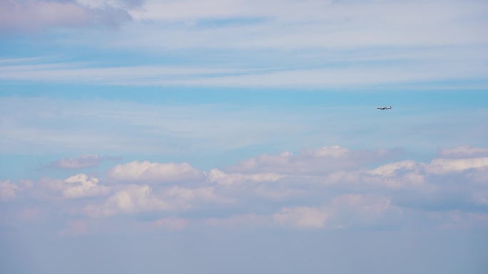 云中飞机穿云飞机实拍4K60帧