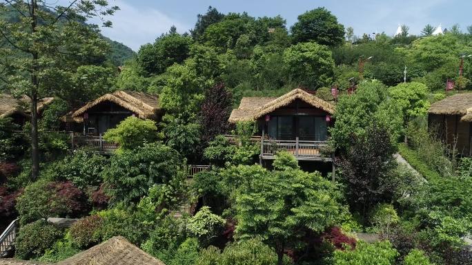 航拍遵义桐梓开元芳草地乡村酒店风光