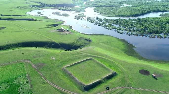 航拍内蒙古金界壕遗址的戍堡