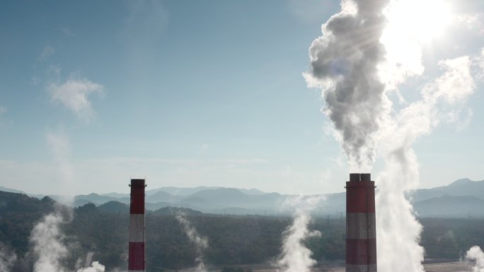 化工厂和发电站的鸟瞰图，空气污染和煤炭