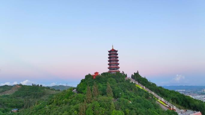 文山文笔塔傍晚市民休闲娱乐散步