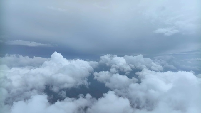 航拍穿云环绕白云云海视频片头开场画面