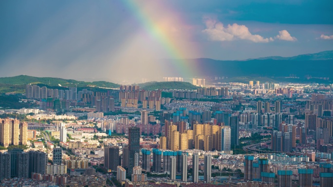 城市雨后彩虹