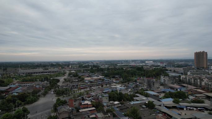 城市村镇街道飞鸟远处高铁铁路桥