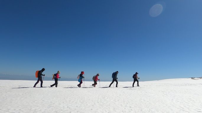 新疆伊犁喀拉峻大草原雪景