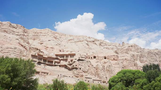 新疆克孜尔石窟遗址延时摄影