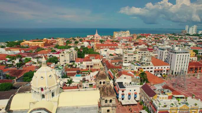 哥伦比亚卡塔赫纳玻利瓦尔航空拍摄了殖民时代的历史城市卡塔赫纳德印地亚（Cartagena de In