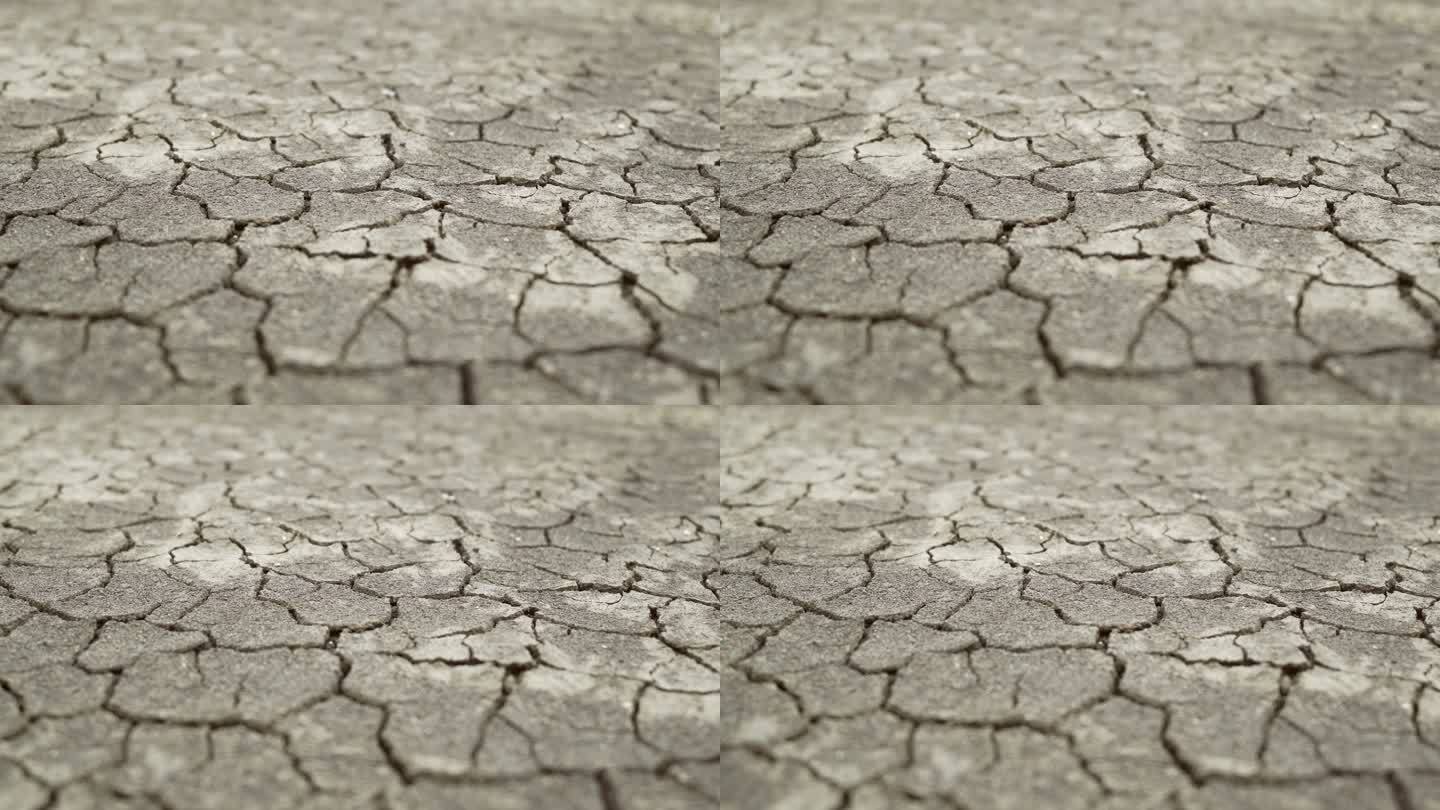 旱季。大地龟裂耕地破坏土壤沙化