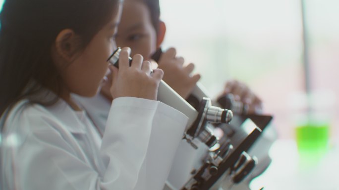 女科学家，小女孩的梦想