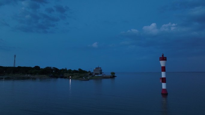 航拍4K湖泊黄昏