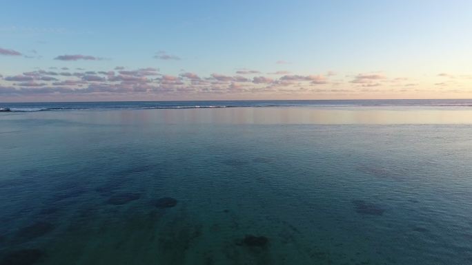 航拍大海海面海天一色