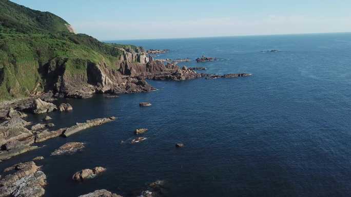 日本秋田县海湾海岸悬崖