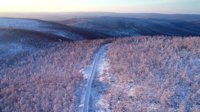 航拍林海雪原清晨雪路