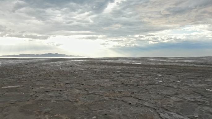 大盐湖在一次干旱中达到有记录以来的最低水位