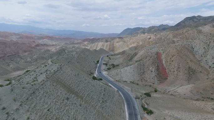 4K航拍新疆S101国道努尔加大峡谷