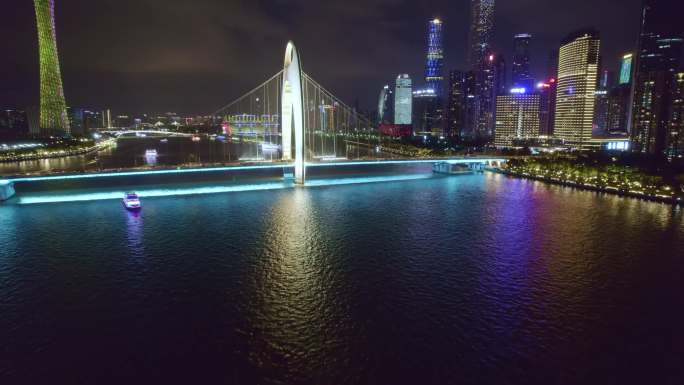 航拍梦幻夜景下的广州第一条有轨电车线路