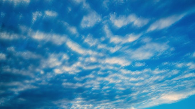 蓝天天空中的积卷云延时摄影