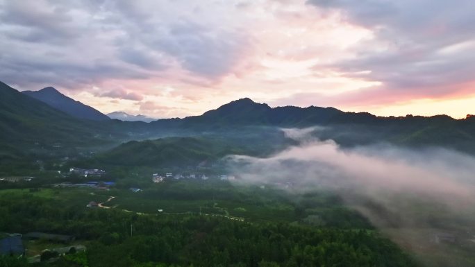 华江猫儿山脚云海日出