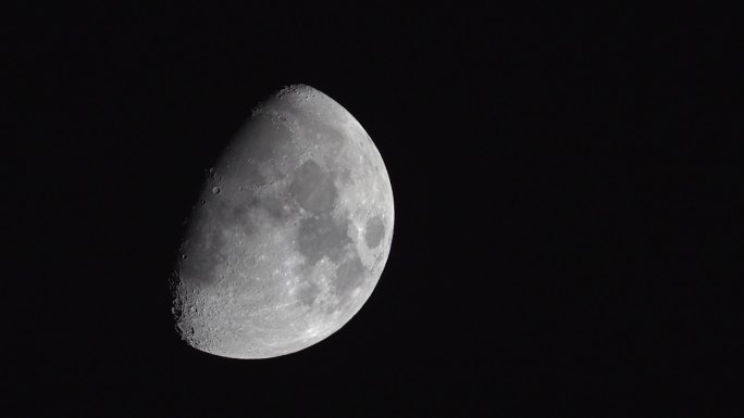 4K高清原创实拍视频素材 夜空中的月亮