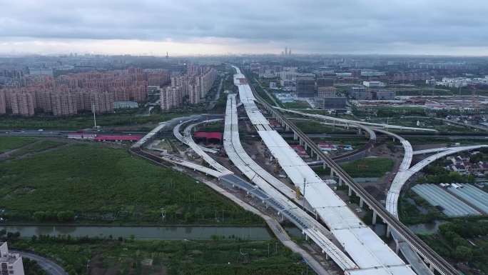 航拍上海浦东鹤沙航城在建中申嘉湖立交桥