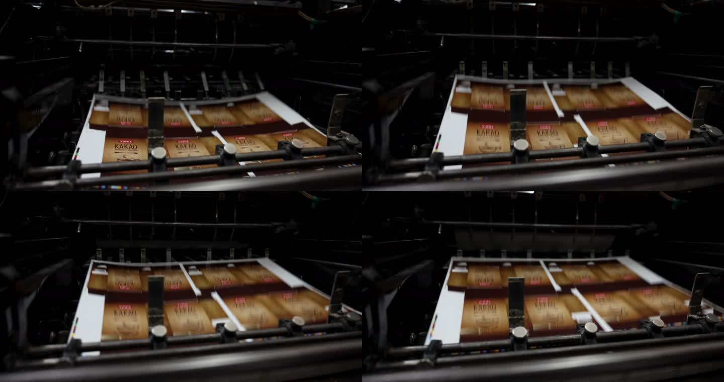 印刷厂的现代技术打印机印刷出版物海报报纸