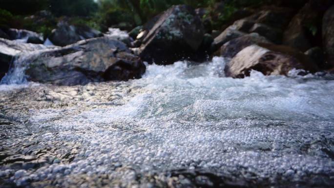 溪流 岩石 清澈 山泉
