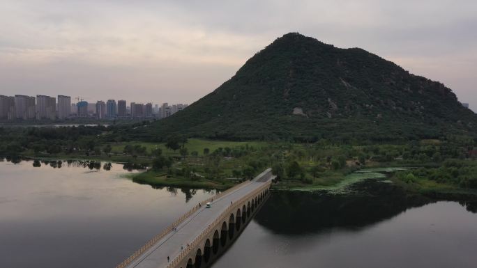 鸟瞰济南华不注山风光