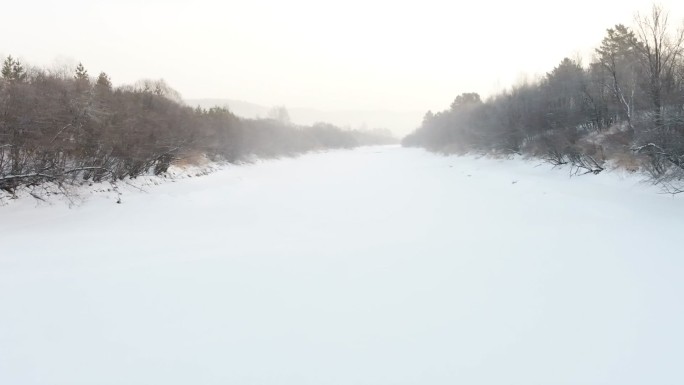 漠河雪后的河道