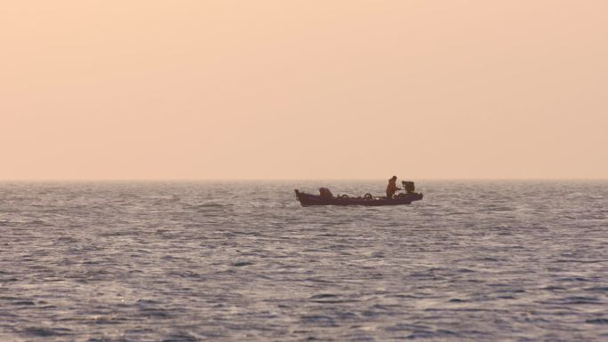 渔船 夕阳 海面 烟台 钓鱼