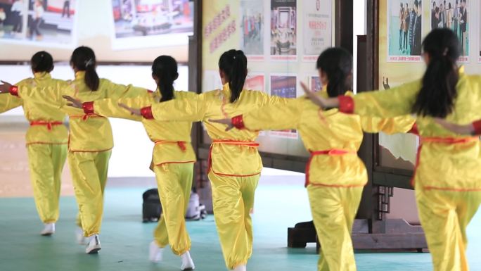 少年儿童学生孩子练习传统武术踢腿实拍素材