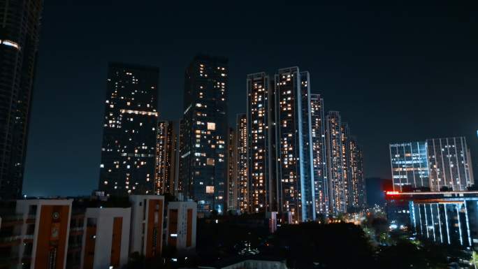 城市夜景视频深圳龙岗林立的高楼灯光