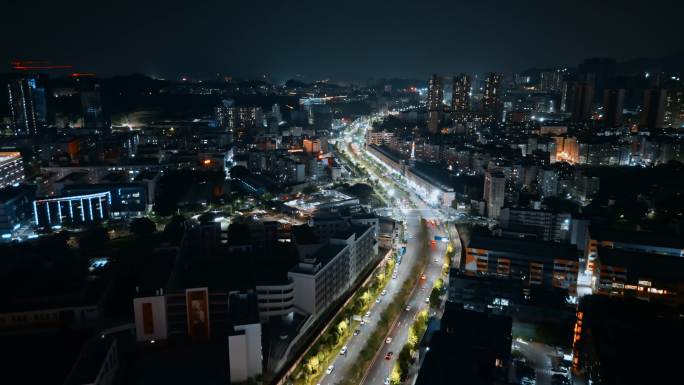 城市夜景视频深圳龙岗夜晚亮丽道路汽车视频