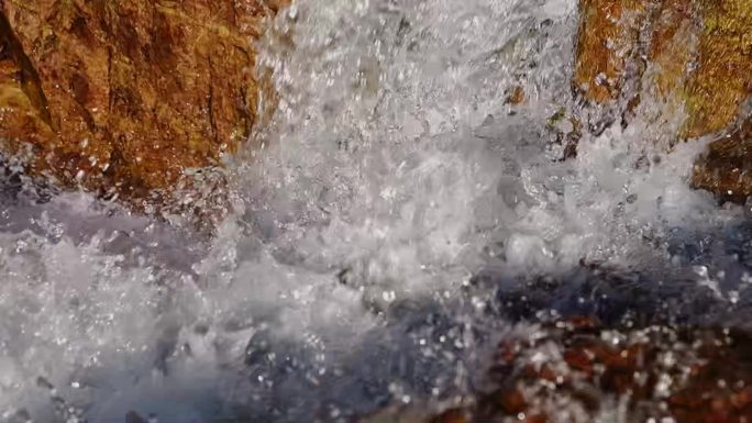 流水 纯净水 泉水 清澈水